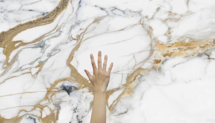 How to Check Cracks, Shining, Color, and Patterns of Italian Marble